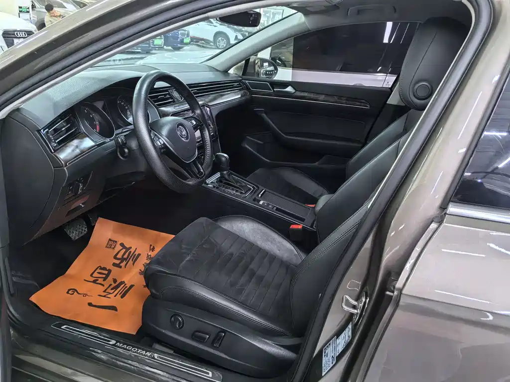 Magotan 330 TSI DSG Luxury