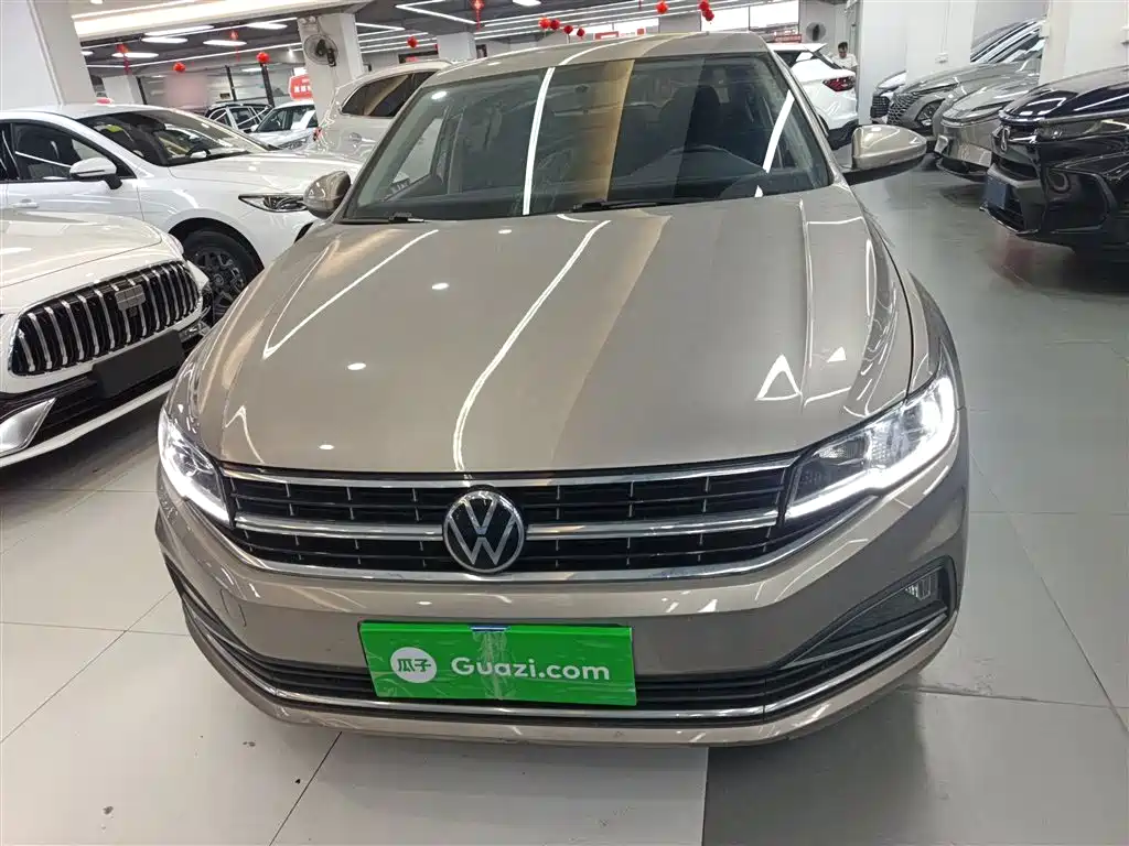Bora 1.5 L Auto Comfort Connected