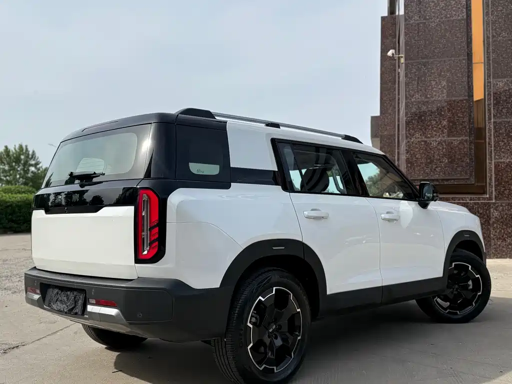 BAIC BJ30 1.5 T Magic Core Electric Drive Advanced