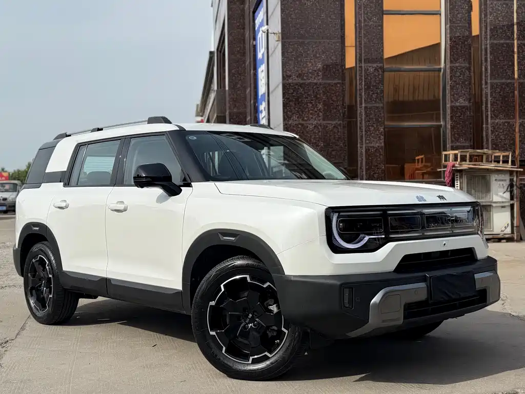 BAIC BJ30 1.5 T Magic Core Electric Drive Advanced