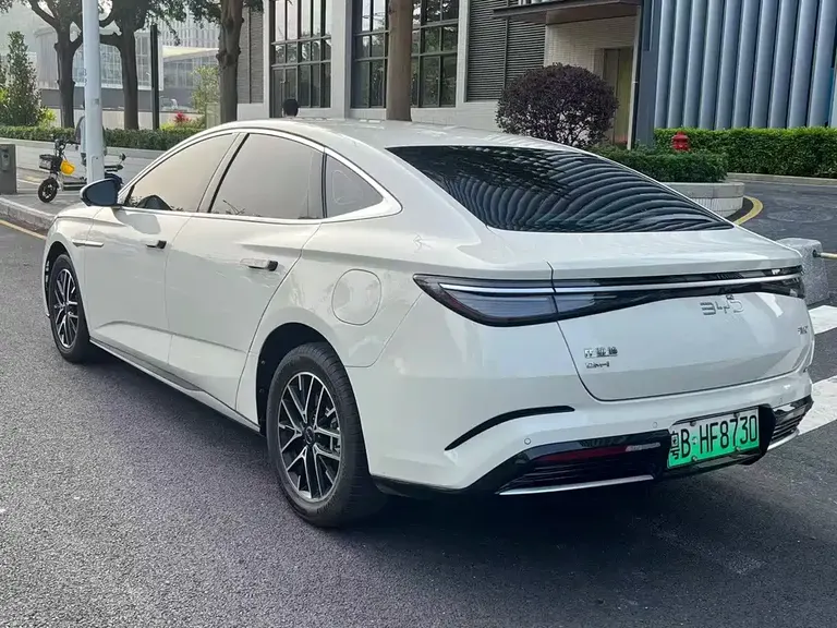 BYD Seal 07 DM-i DM-i 1.5 L 70 km Elite
