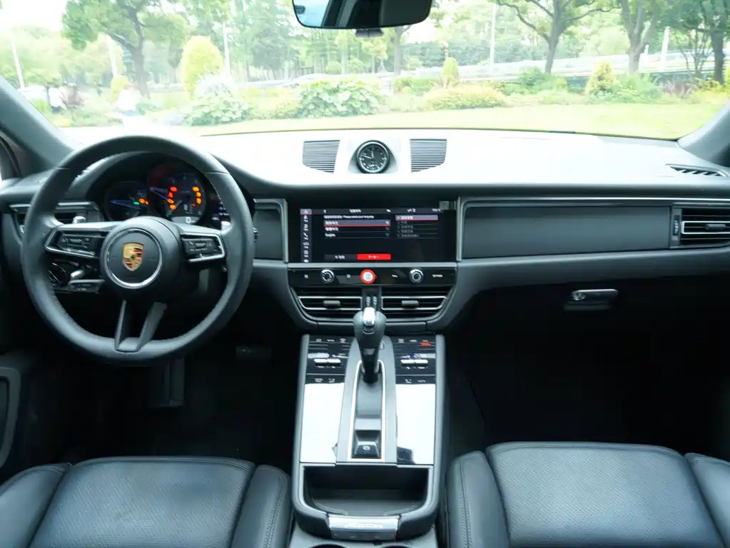 Macan Macan 2.0 T