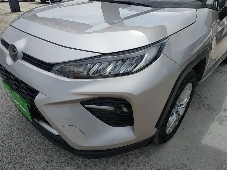 Toyota Wildlander 2.0 L CVT 2 WD Luxury