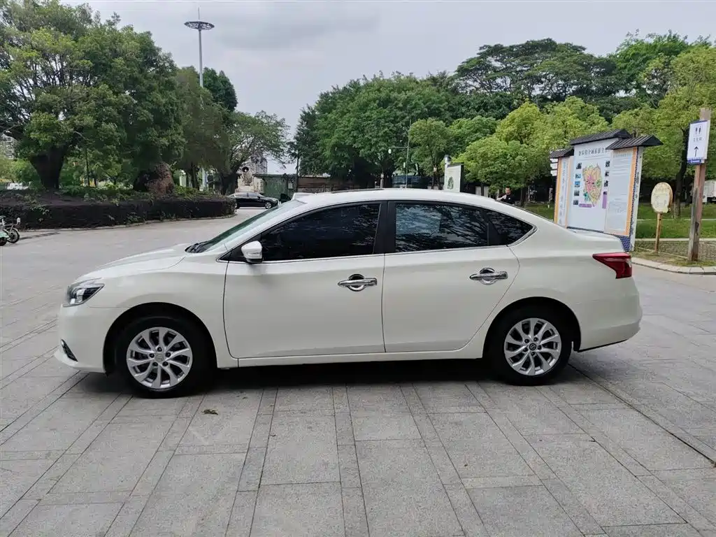 Sylphy 1.6 XV CVT Connected Premium CN-VI