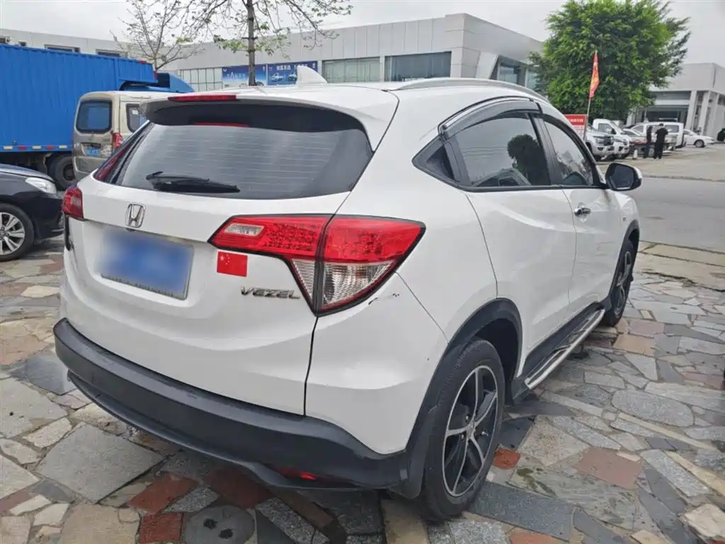Vezel 1.5 L CVT Pioneer