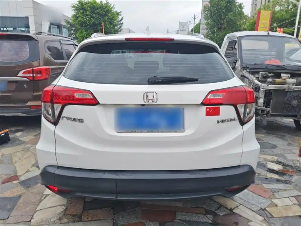 Vezel 1.5 L CVT Pioneer