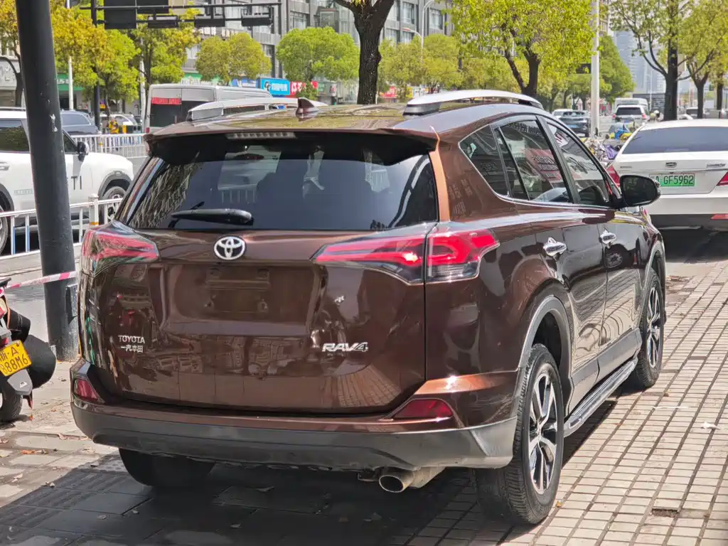 RAV4 2.0 L CVT 2 WD Style CN-V
