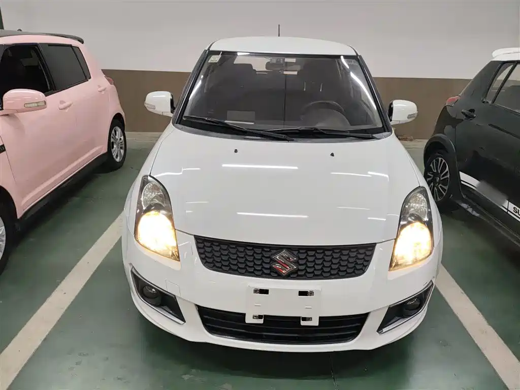 Swift 1.5 L Auto Fashion