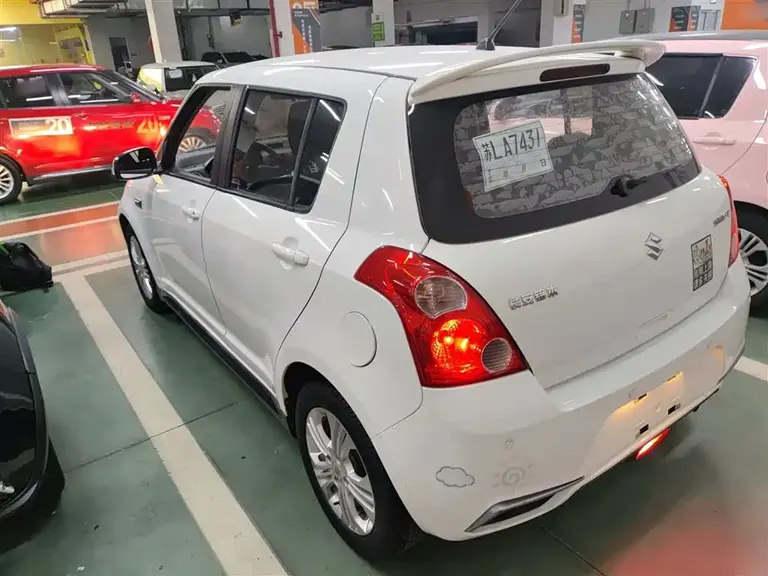Suzuki Swift 1.5 L Auto Fashion