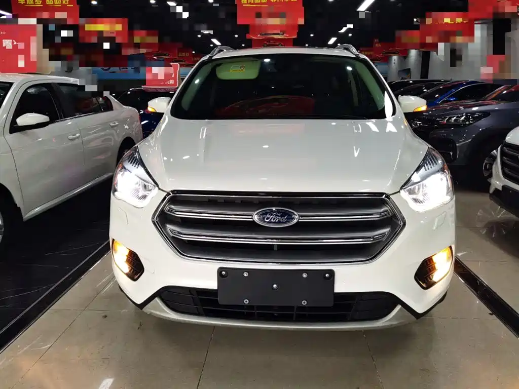 Kuga EcoBoost 180 2 WD Grand Wing