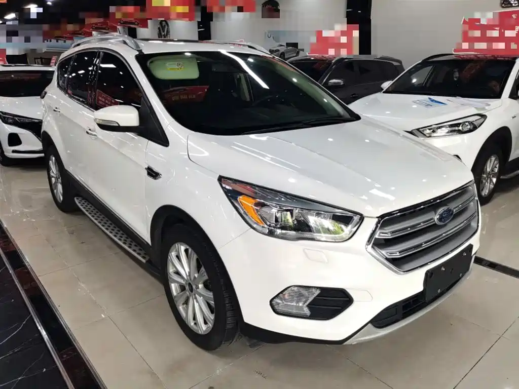 Kuga EcoBoost 180 2 WD Grand Wing