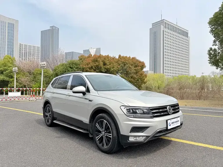 Volkswagen Tiguan L 330 TSI Auto 2 WD Style CN-VI