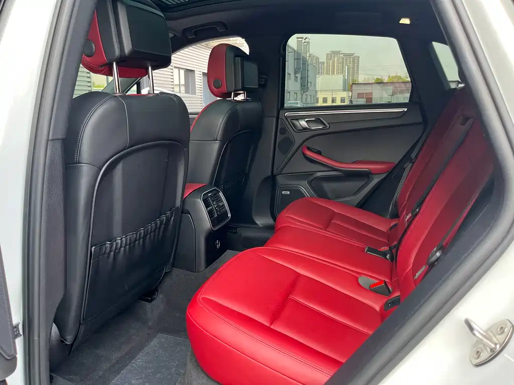 Macan Macan 2.0 T