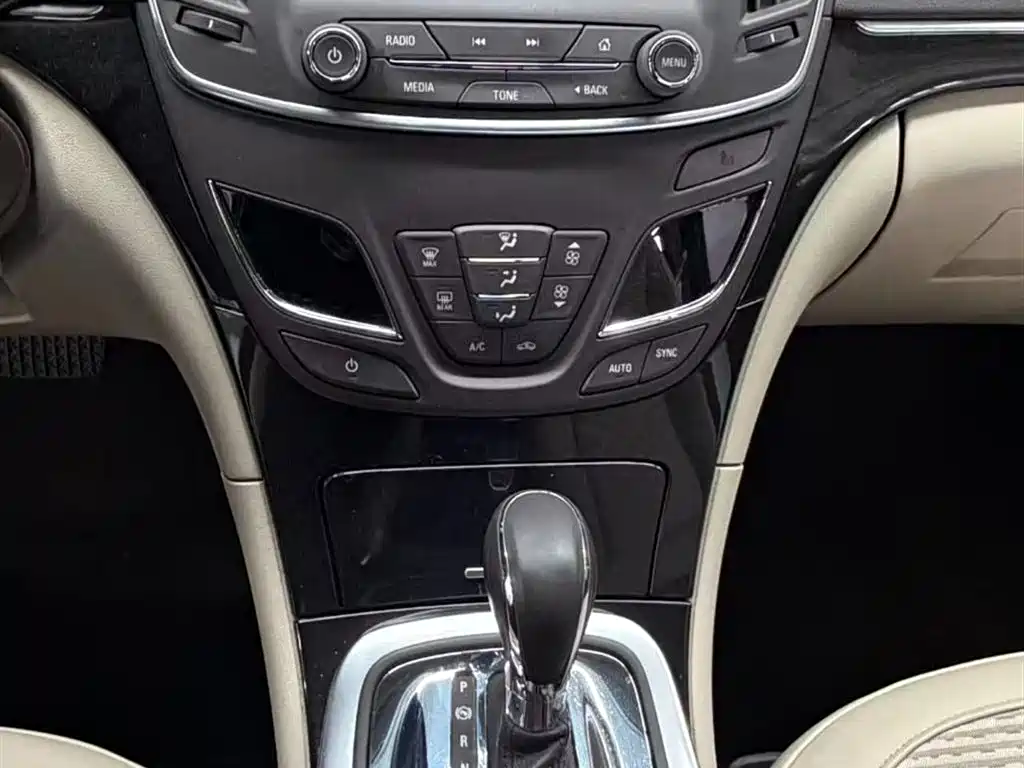 Regal 2.0 L Leading Fashion