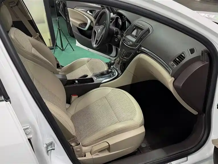 Regal 2.0 L Leading Fashion