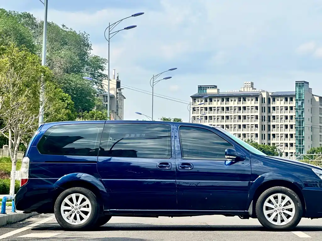 Buick GL8 2.4 L CT Luxury Business Comfort