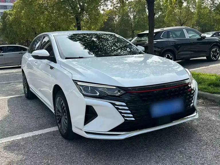 Dongfeng Yixuan MAX 1.5 T Super Style Dad