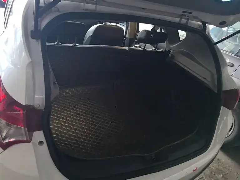 Haima S5 海马S5 2015款 1.6 L 手动豪华型天窗版