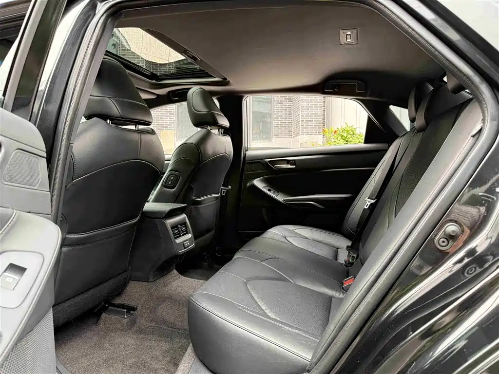 Avalon 2.0 L Luxury