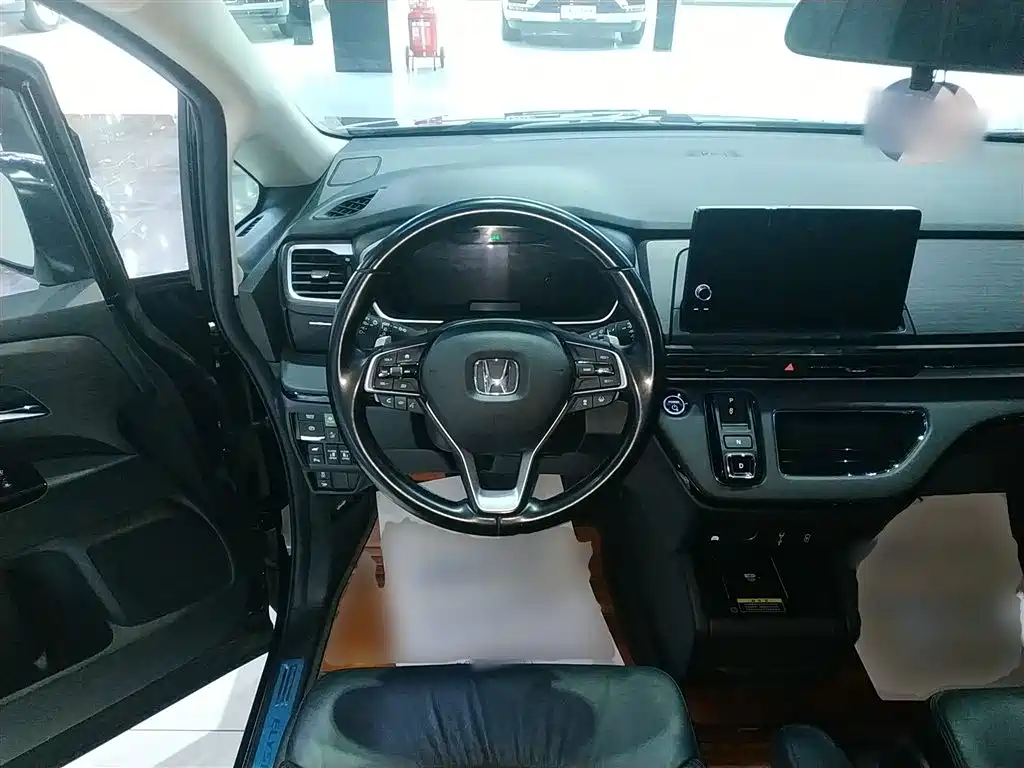 Elysion 2.0 L e:HEV Luxury Early Enjoyment
