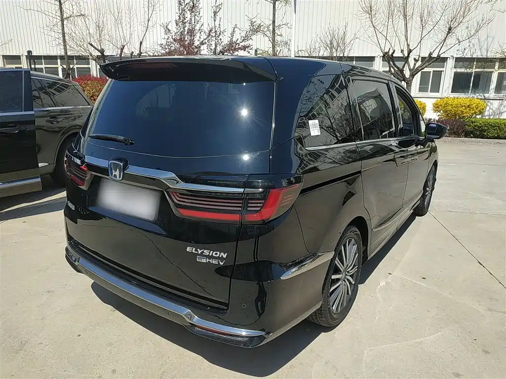 Elysion 2.0 L e:HEV Luxury Early Enjoyment