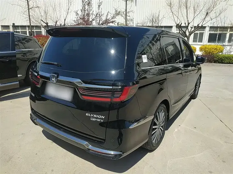 Honda Elysion 2.0 L e:HEV Luxury Early Enjoyment