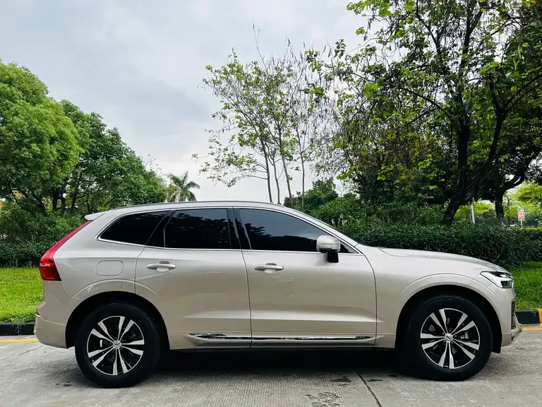 Volvo XC60 B5 4 WD Smart Ease Luxury