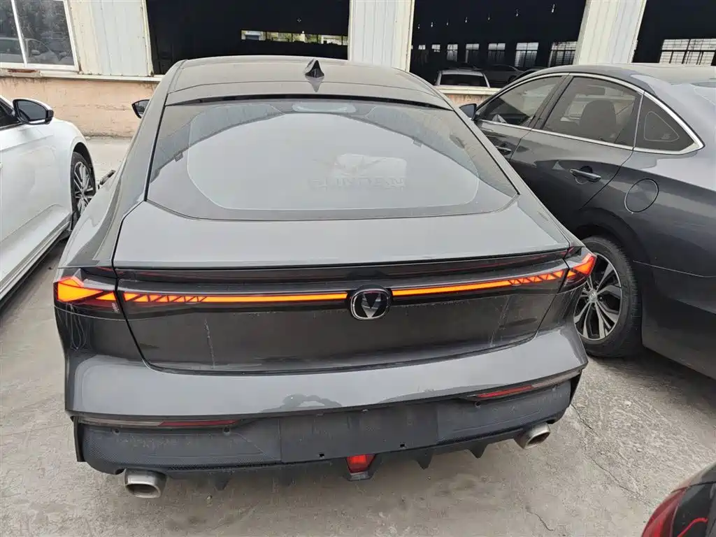 Changan UNI-V 1.5 T Smart Navigator
