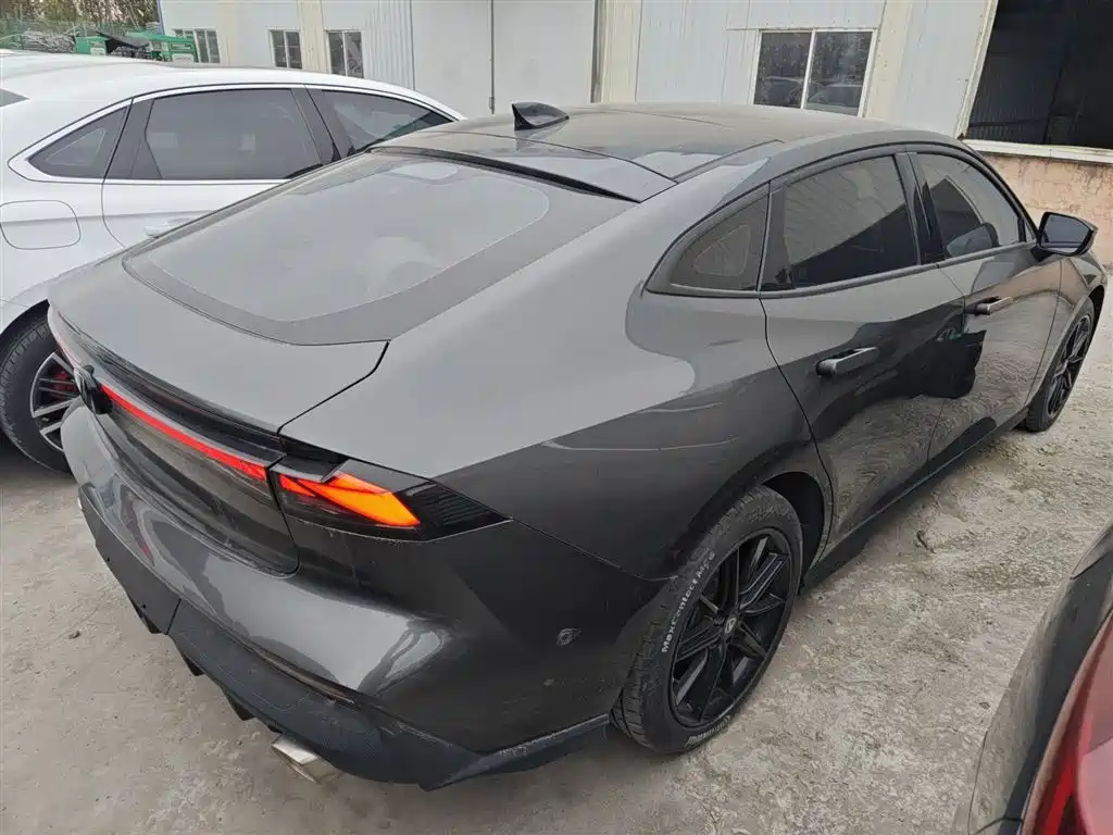 Changan UNI-V 1.5 T Smart Navigator