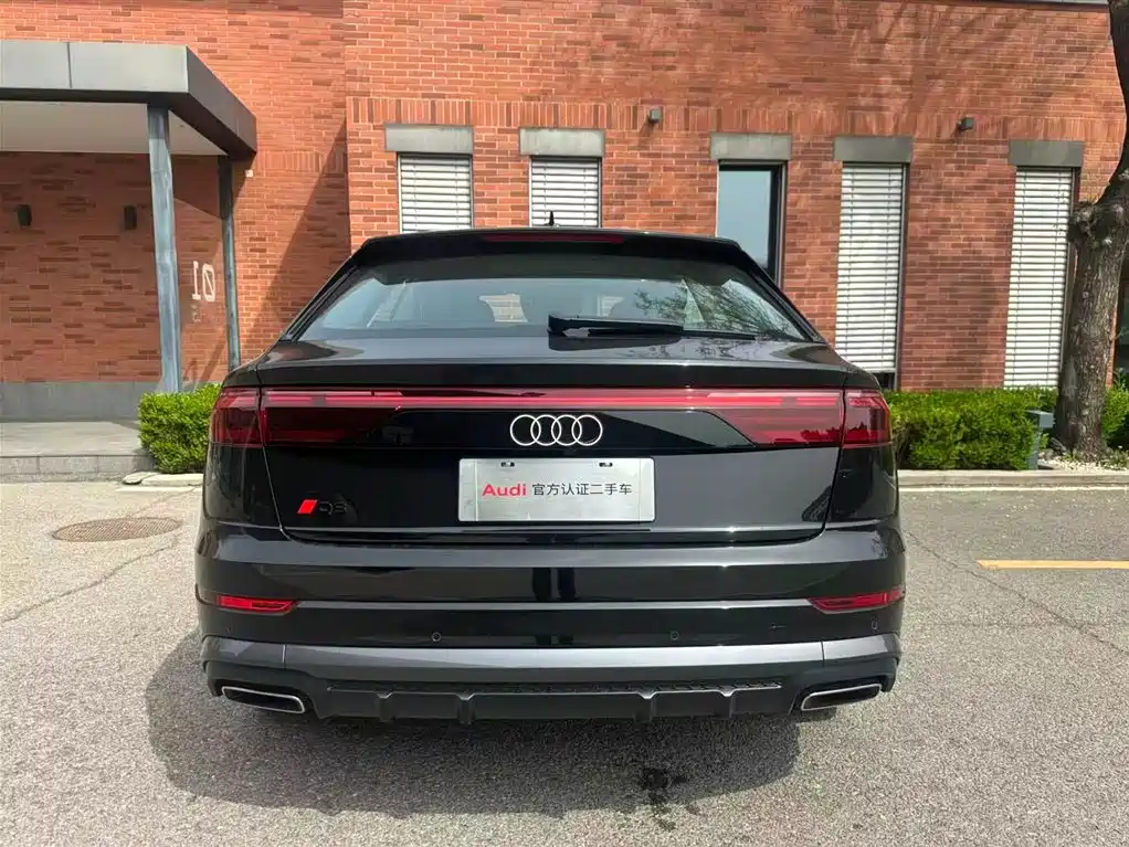 Audi Q8 55 TFSI Luxury Dynamic