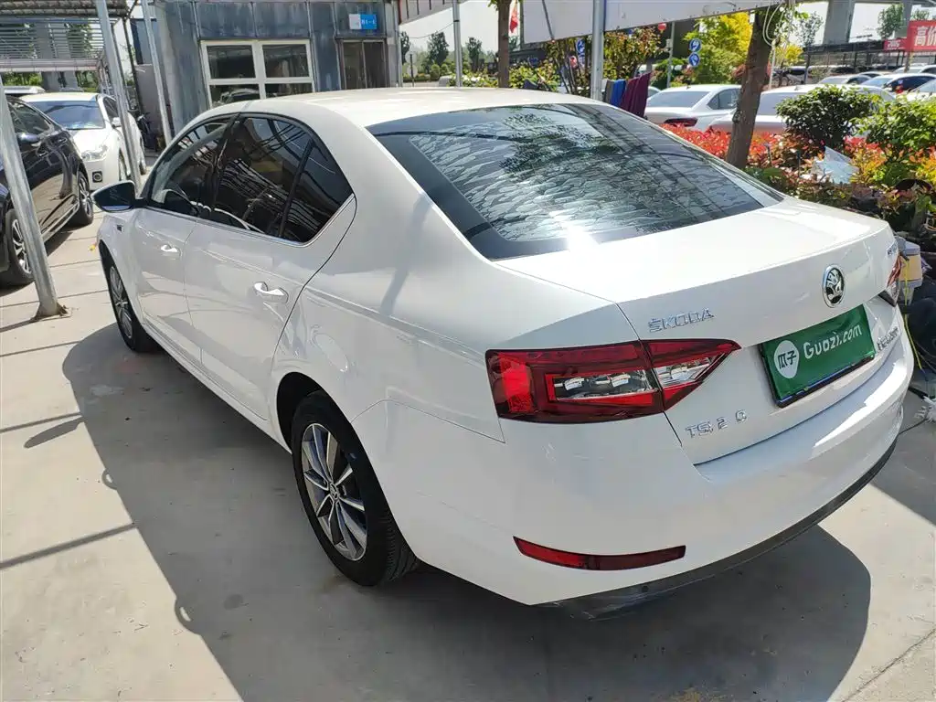 Octavia TSI230 DSG Comfort