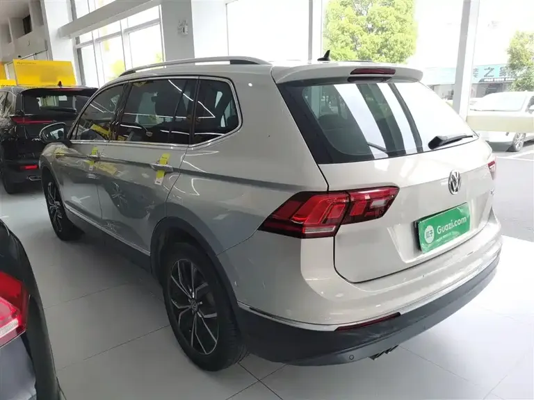 Volkswagen Tiguan L 330 TSI Auto 2 WD Smart Motion Luxury CN-VI