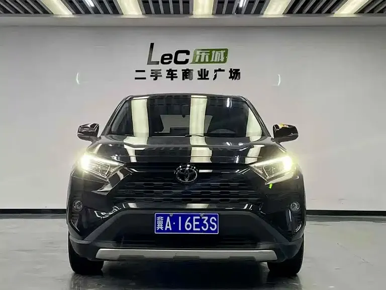 Toyota RAV4 2.0 L CVT 2 WD Style