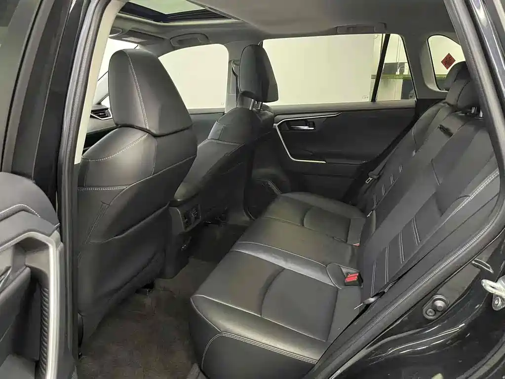 RAV4 2.0 L CVT 2 WD Style