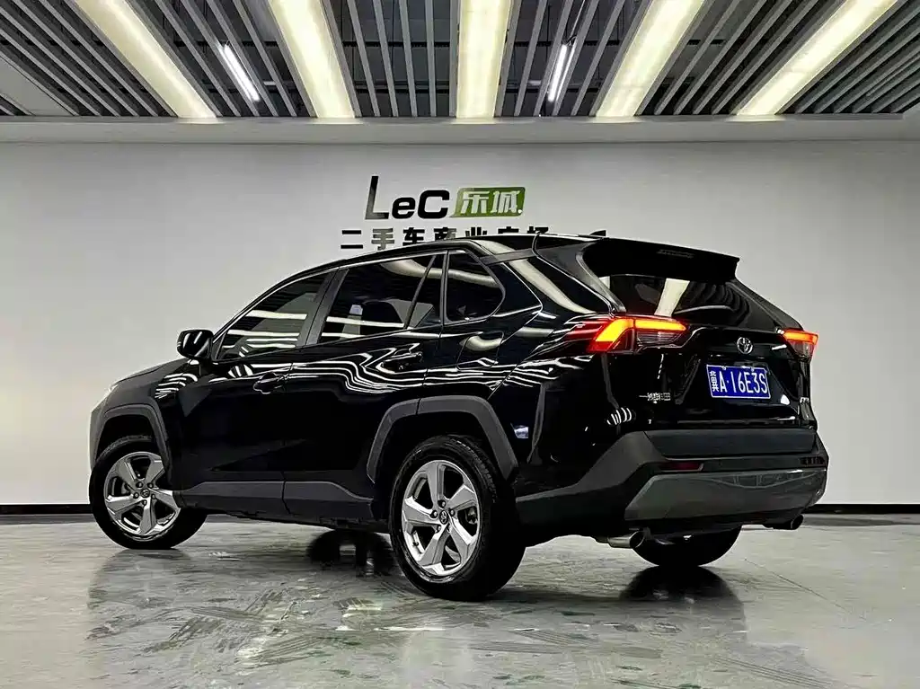 RAV4 2.0 L CVT 2 WD Style