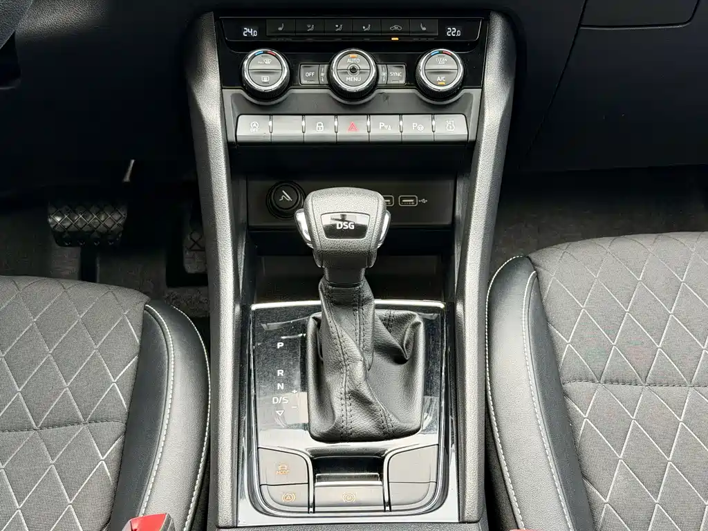 Karoq TSI280 Smart Travel Luxury CN-VI