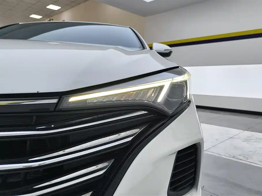 Eado PLUS 1.6 L GDI Manual Luxury