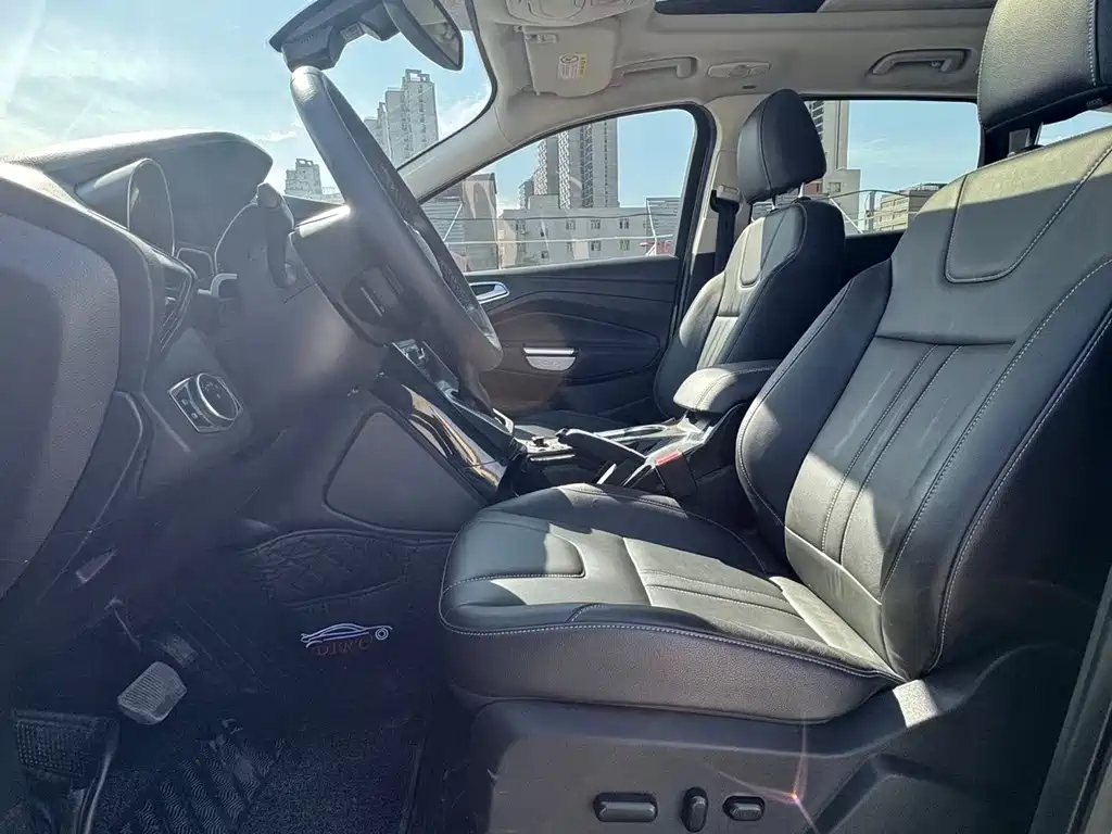 Kuga 2.0 L GTDi 4 WD Sport