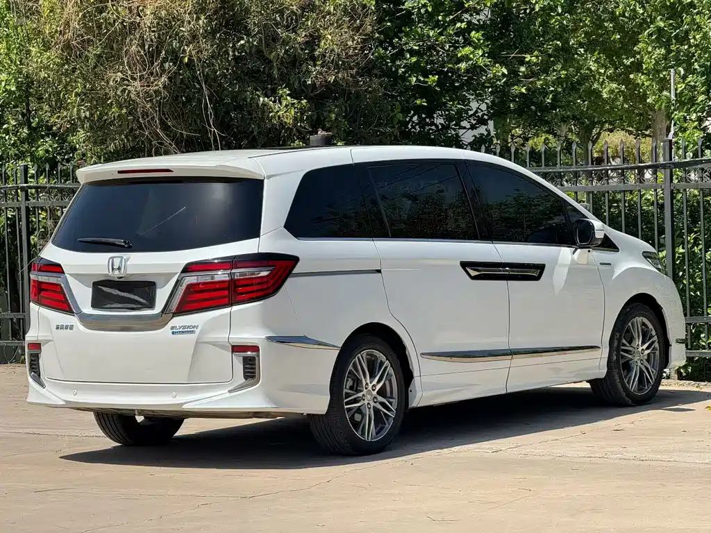 Elysion 2.0 L Hybrid Luxury