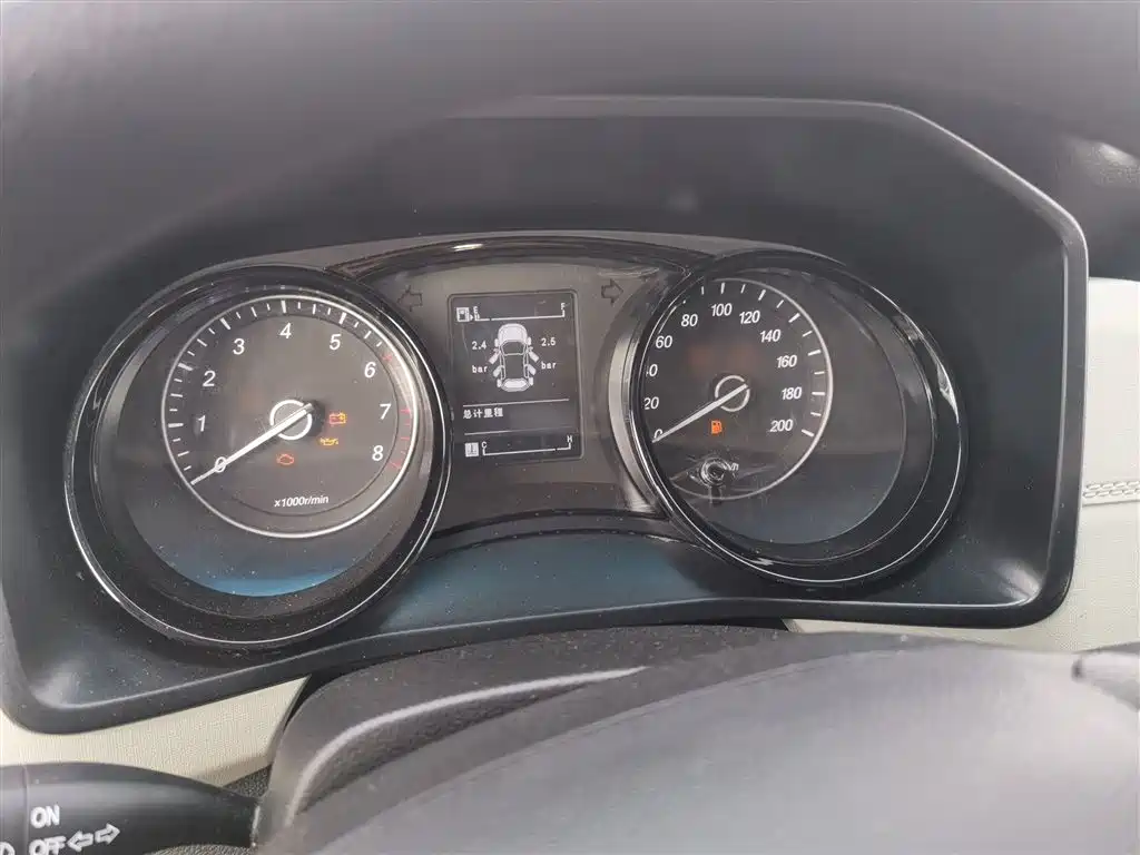 Wuling Journey 1.5 T Manual Luxury