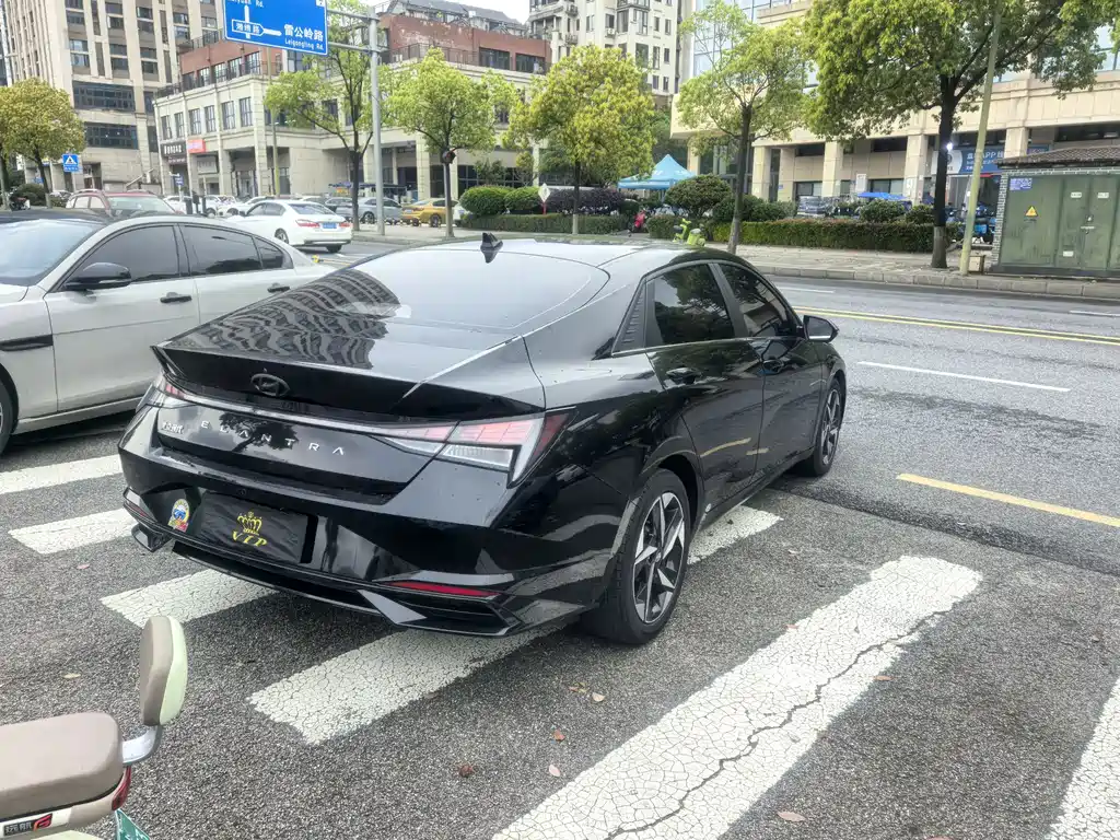 Elantra 1.5 L CVT GLX Elite