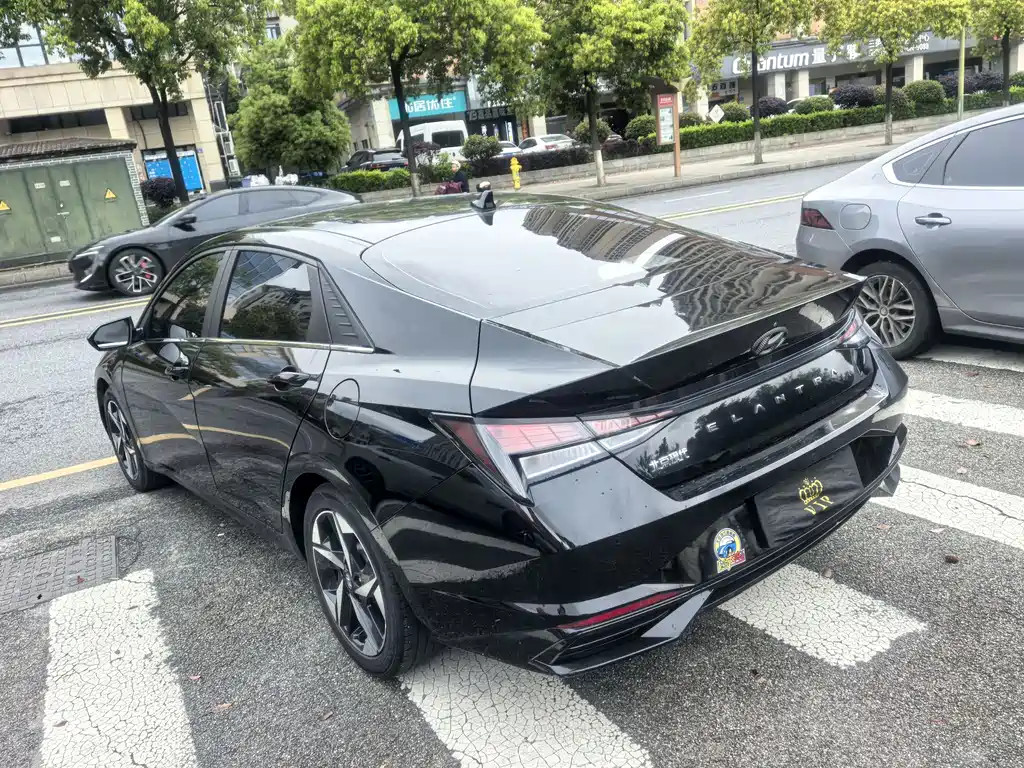 Elantra 1.5 L CVT GLX Elite