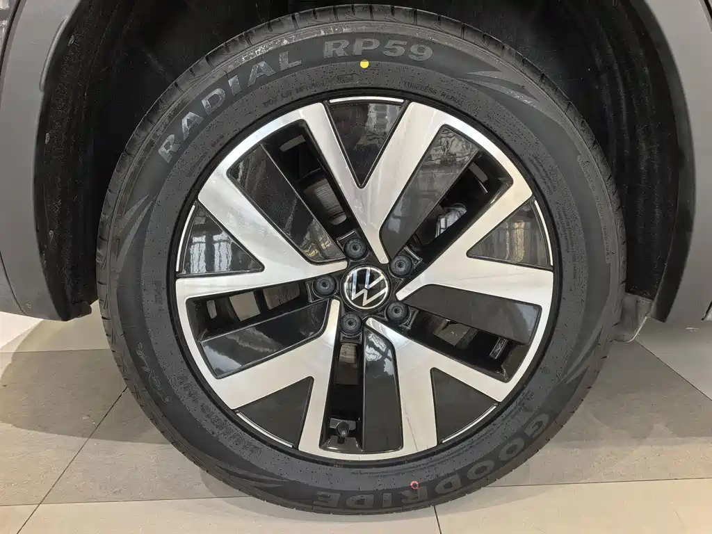 Tayron 330 TSI 2 WD Luxury Plus Advanced