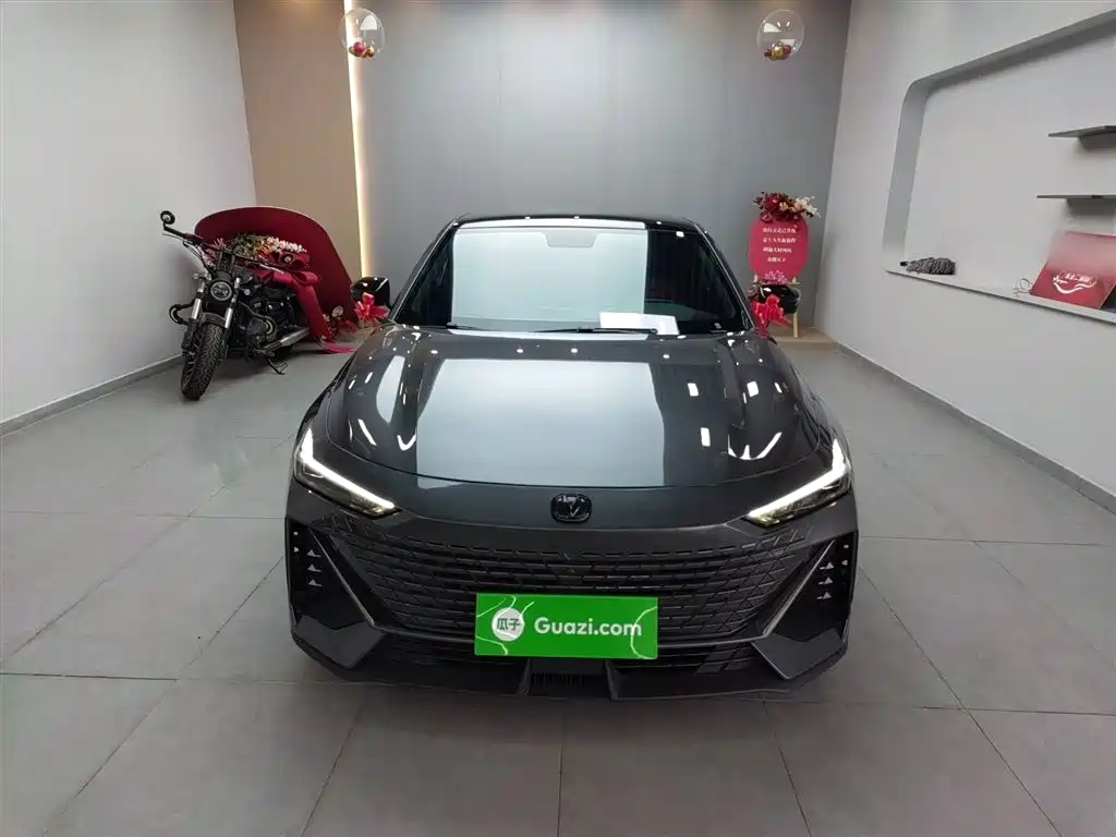 Changan UNI-V 1.5 T Distinguished