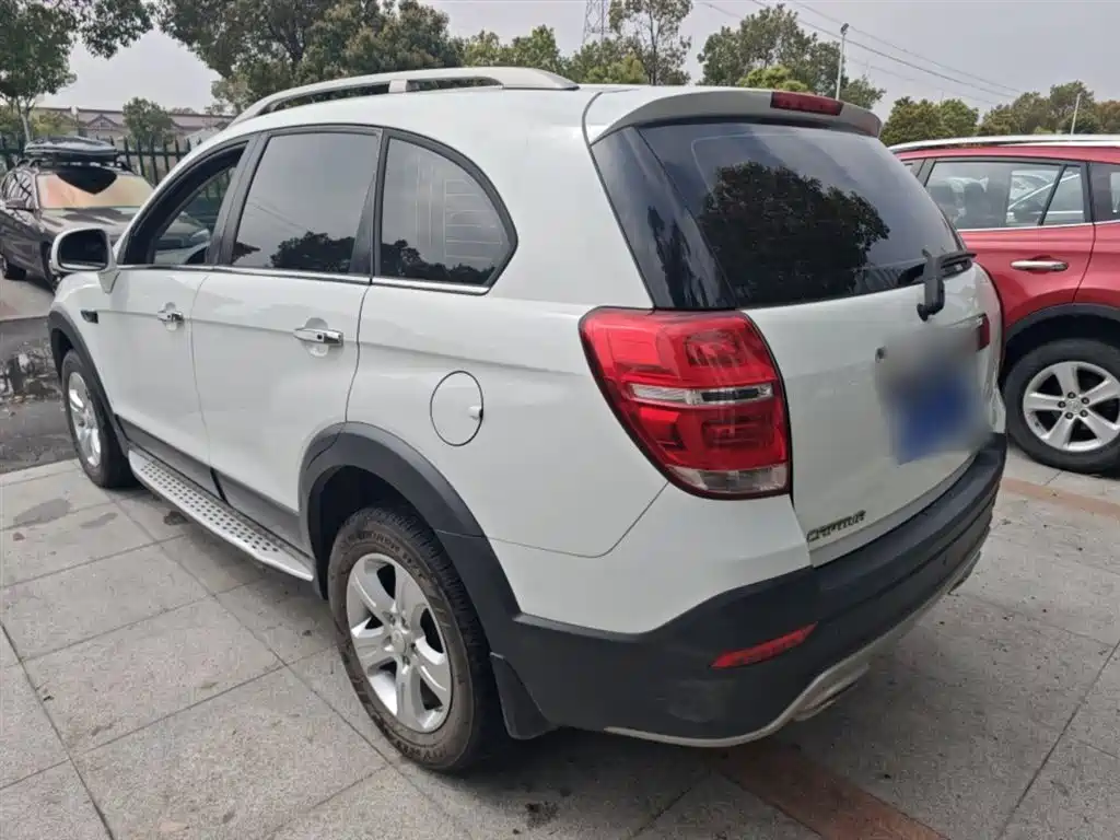 Captiva 2.4 L 2 WD Luxury 7-seat