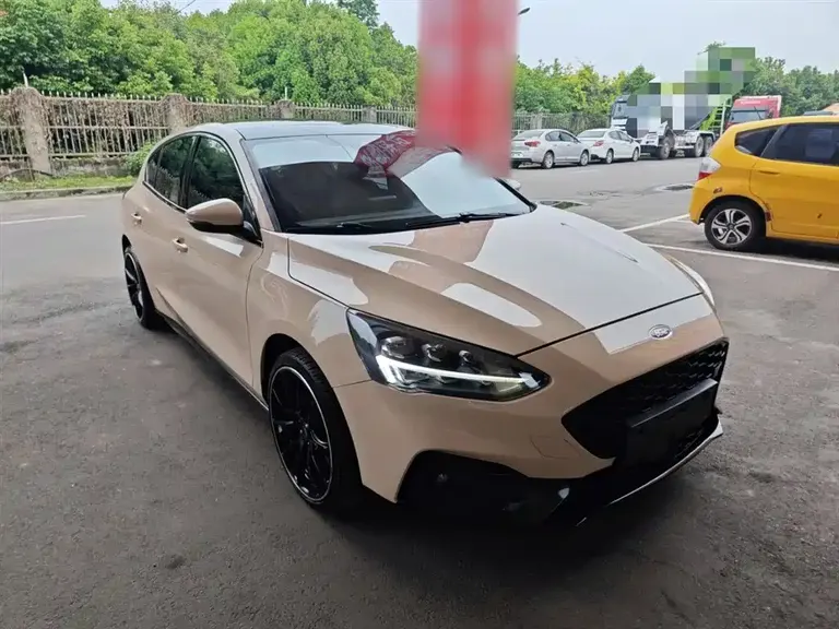 Ford Focus Hatchback EcoBoost 180 Auto ST Line
