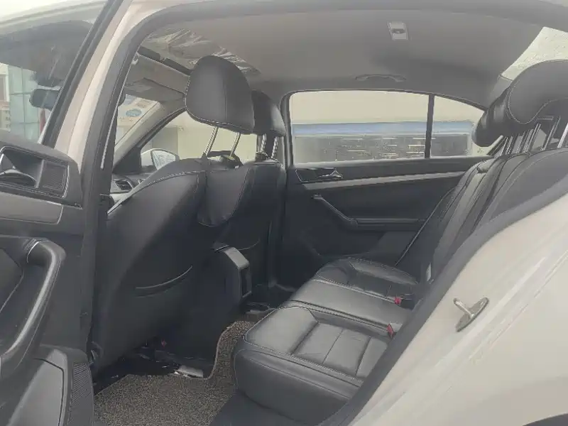Lavida 230 TSI DSG Comfort