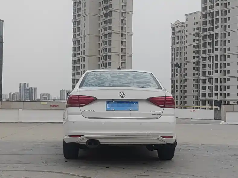 Lavida 230 TSI DSG Comfort