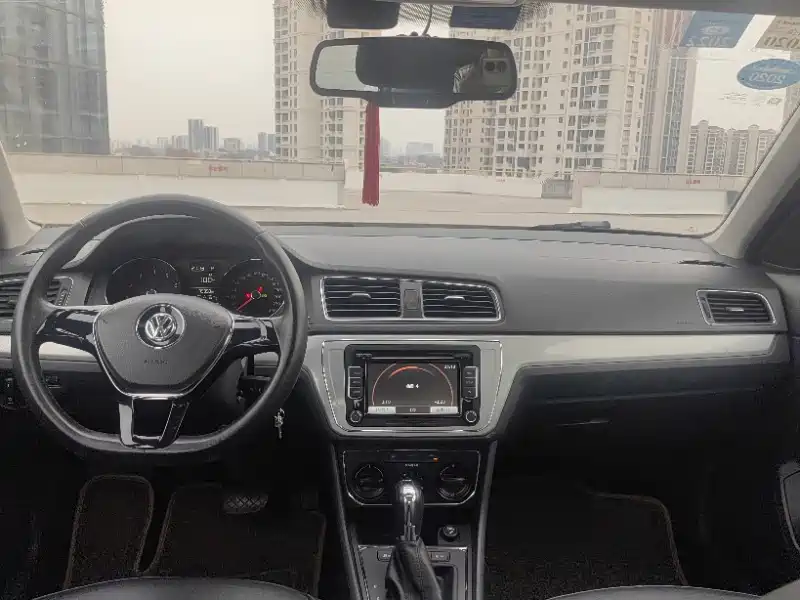 Lavida 230 TSI DSG Comfort