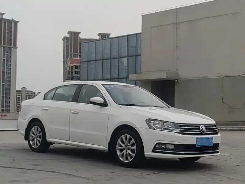Lavida 230 TSI DSG Comfort